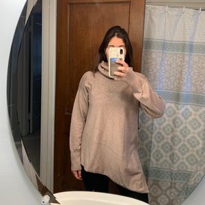 Designer Verve Ami turtleneck sweater